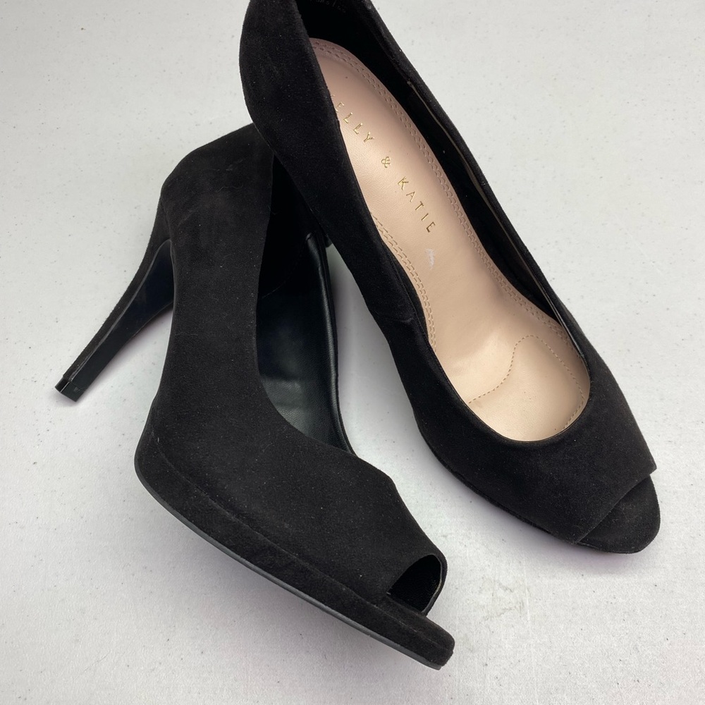 NWOT Kelly & Katie BLK Pumps, 8 Summer Sale